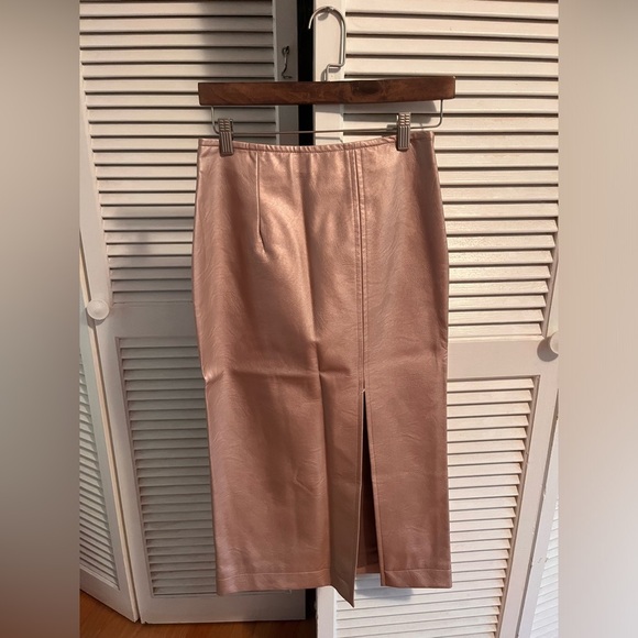 Circus Hotel Metallic Pink Midi Pencil Skirt with Slit - Picture 4 of 4